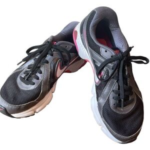 Nike | Women's Air Dictate Running Sneaker | Black & Pink | 6.5